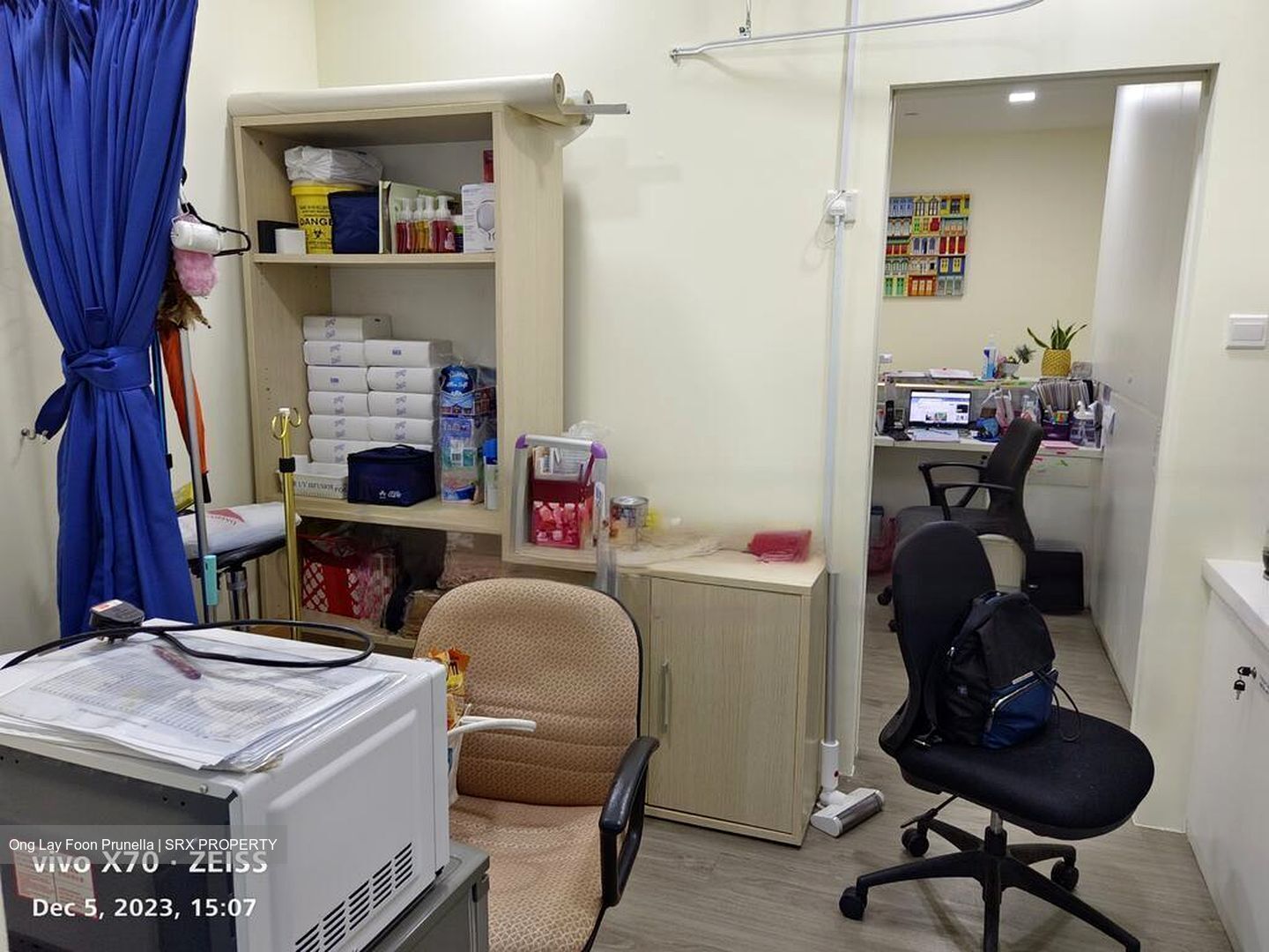 Connexion (D8), Retail #455602841